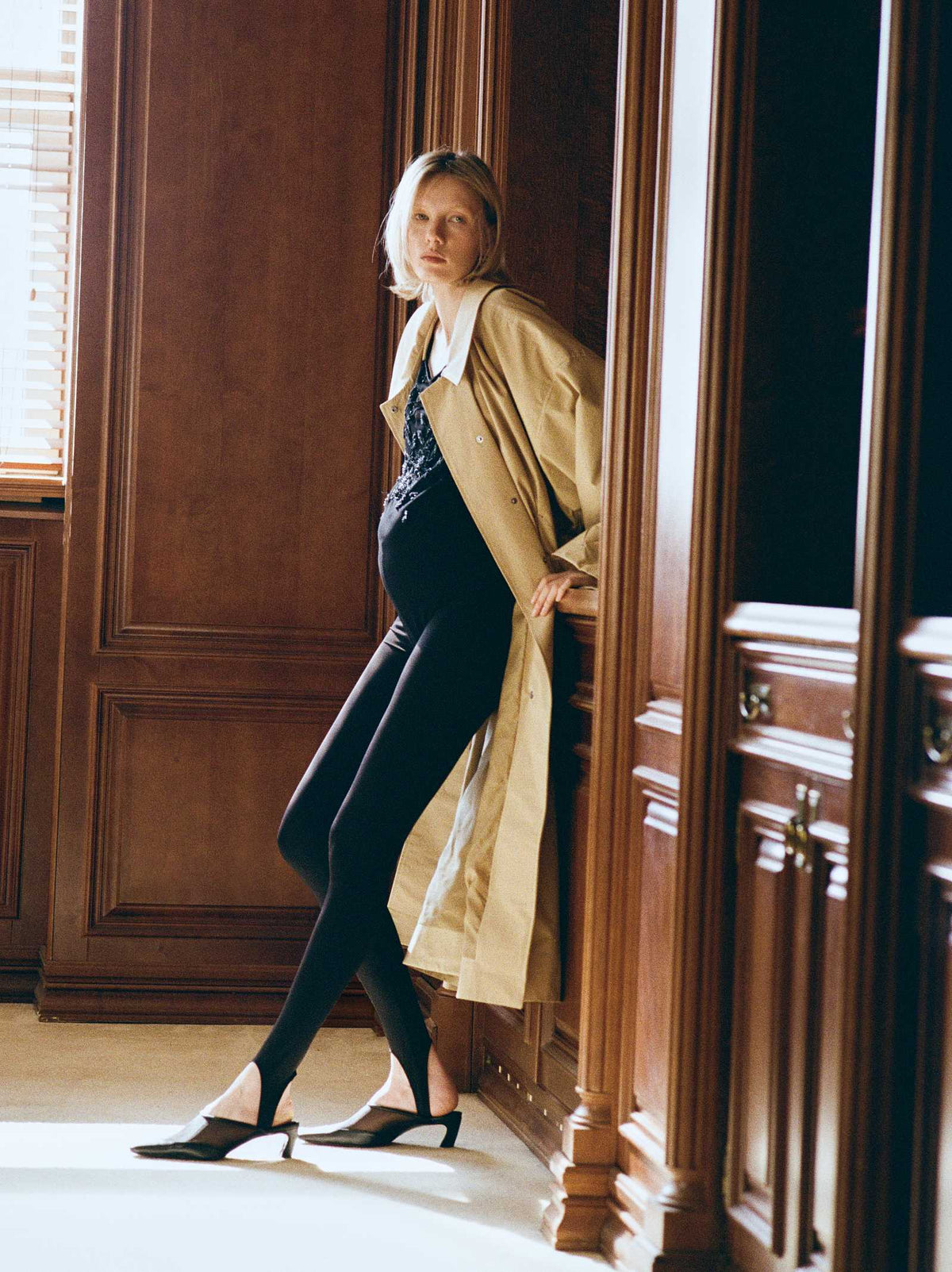 Beige Trench Coat №1