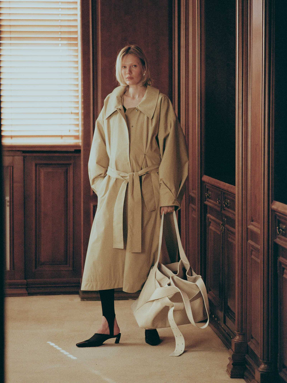 Beige Trench Coat №1