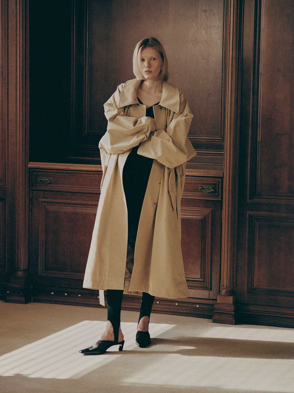 Beige Trench Coat №1