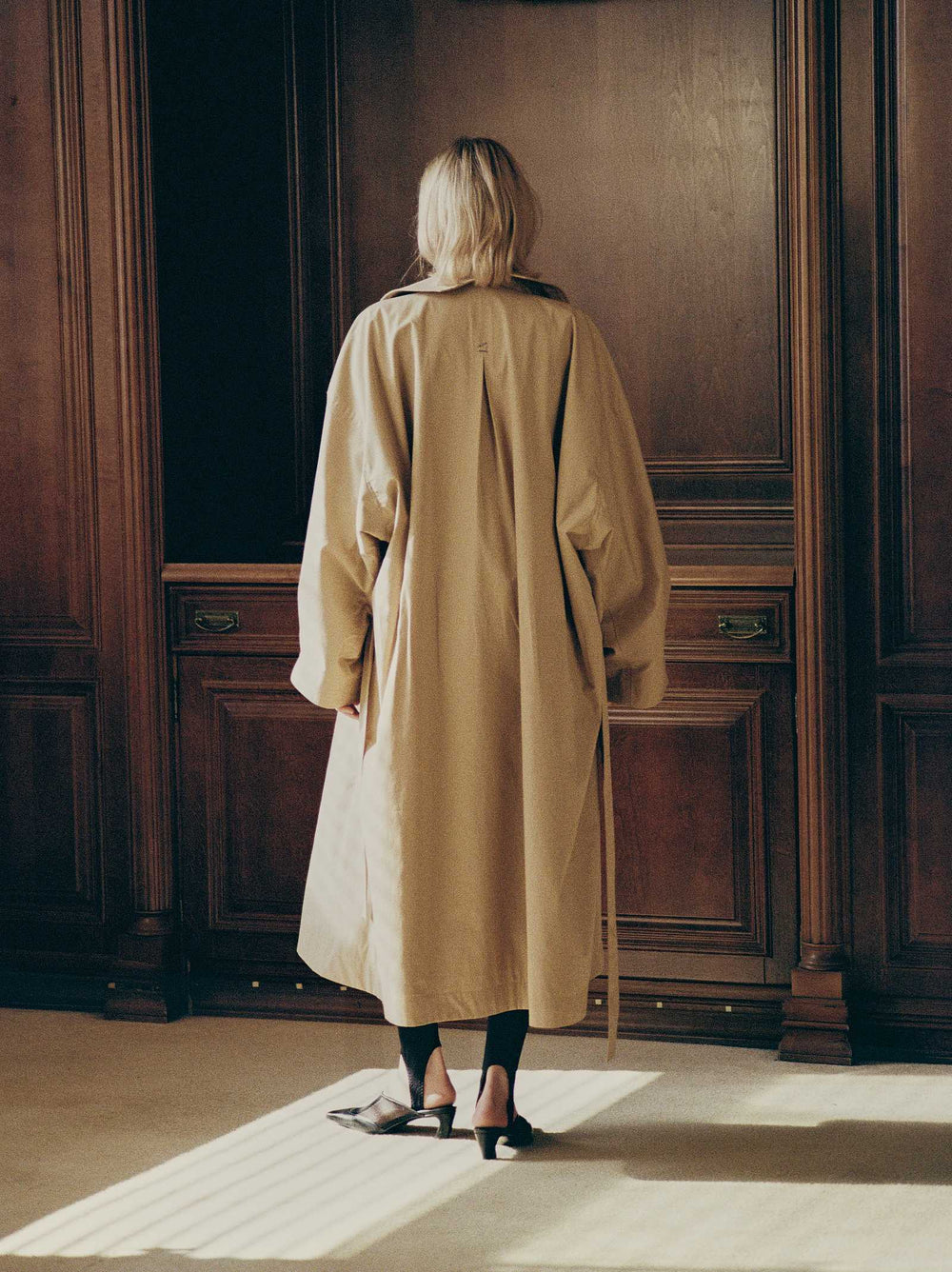 Beige Trench Coat №1