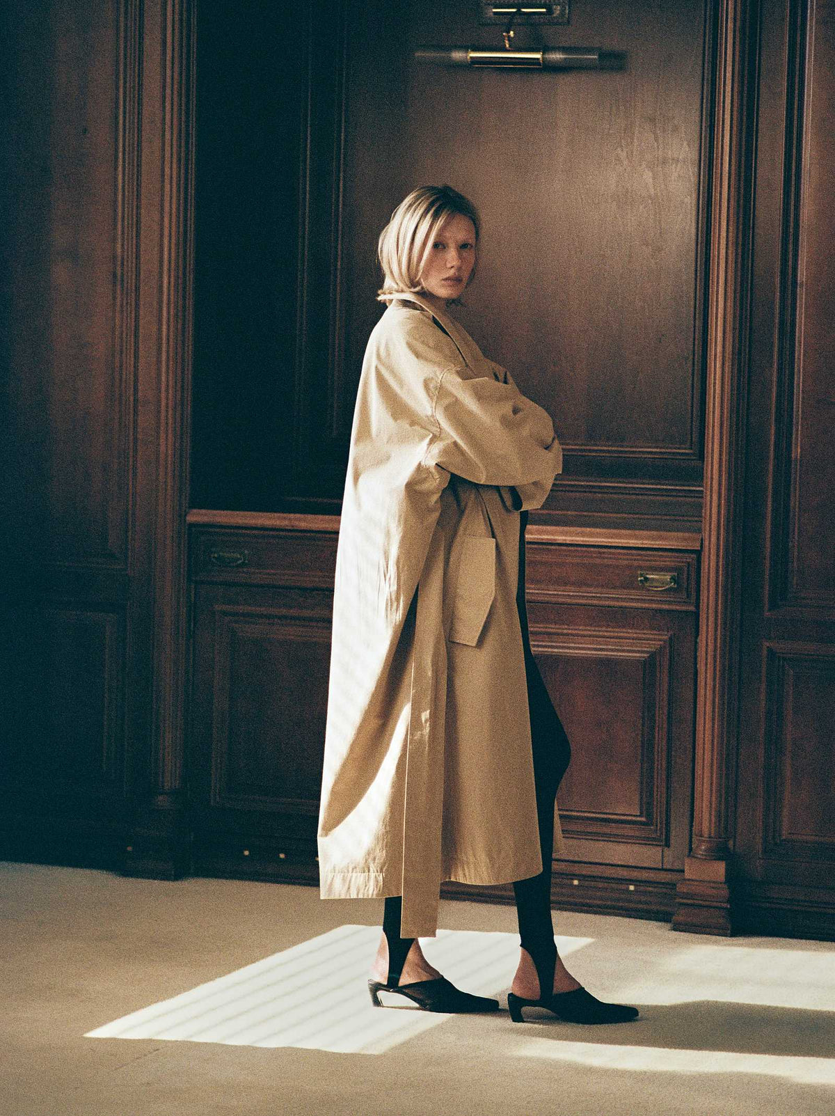Beige Trench Coat №1
