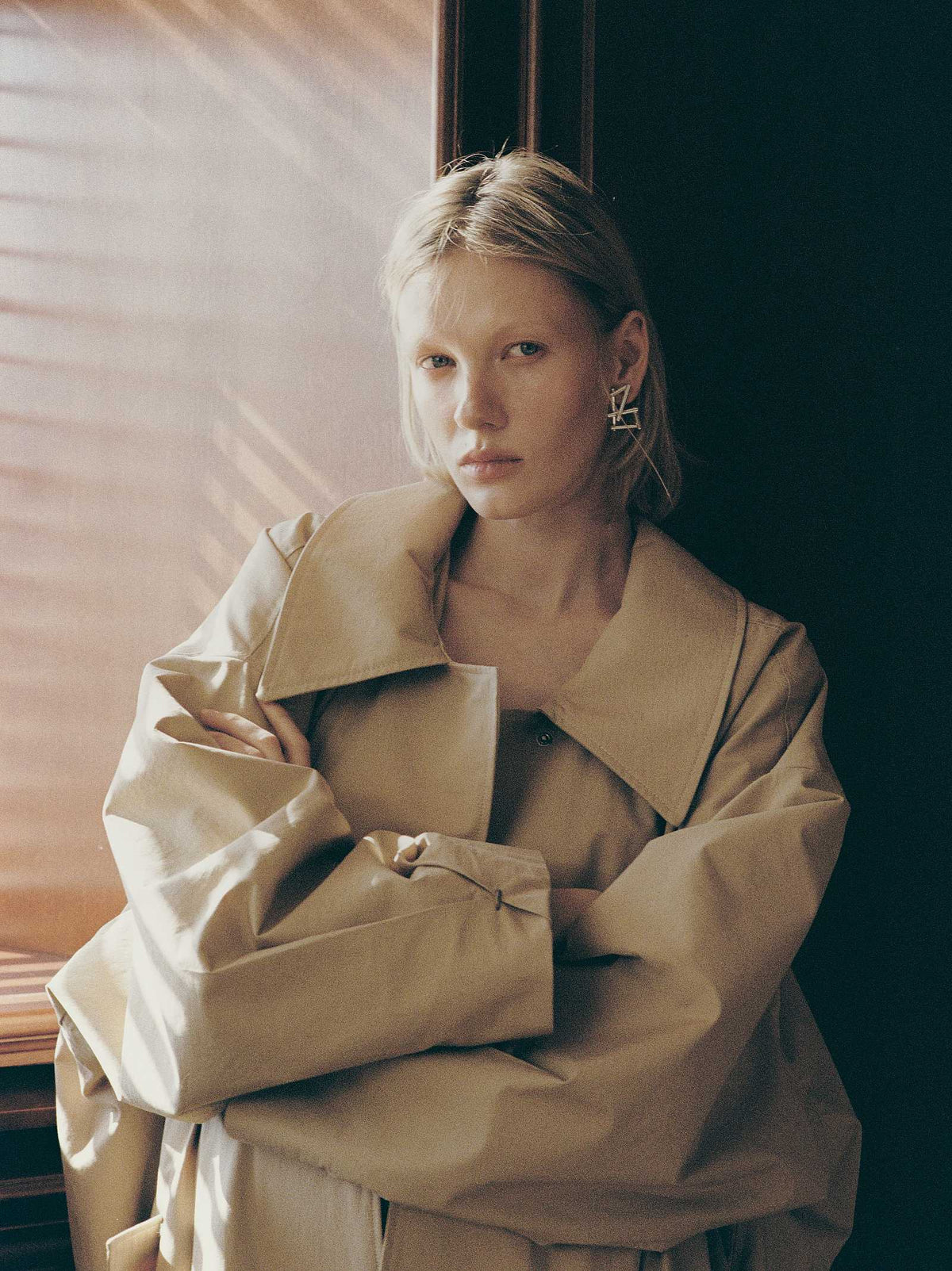 Beige Trench Coat №1